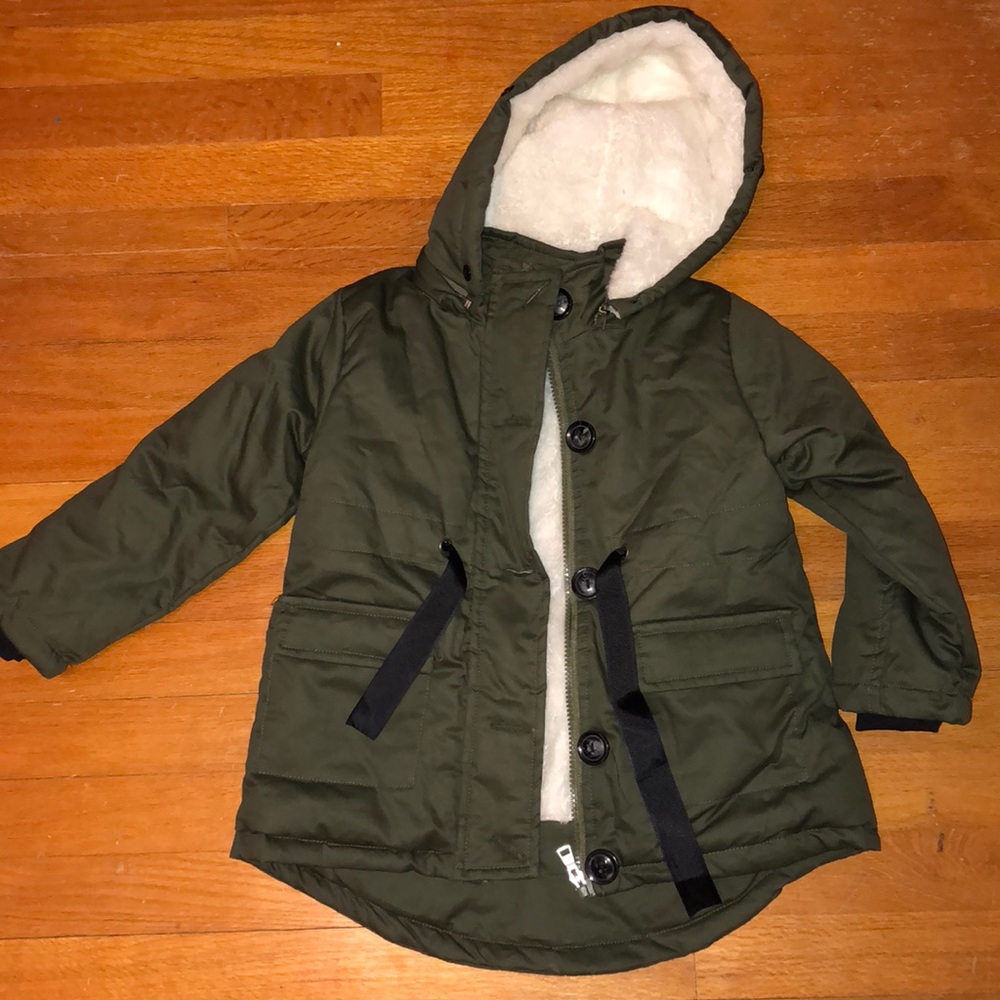 BRAND NEW Girls Green/Cream Fur Hoodie Jacket